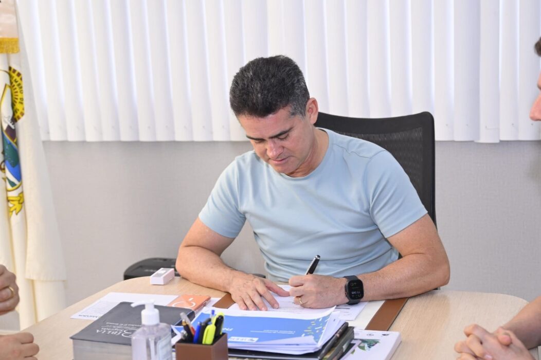 Prefeito David Almeida homologa e nomeia 127 novos guardas municipais para reforçar a segurança em Manaus