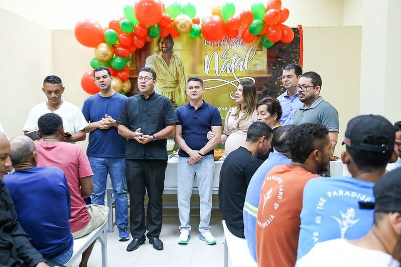 Prefeito David Almeida participa de celebração de Natal no Centro Pop e reforça política de resgate da dignidade com pessoas em situação de rua