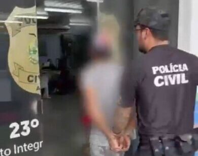 Homem que arremessou dois cães de uma laje é preso em Manaus