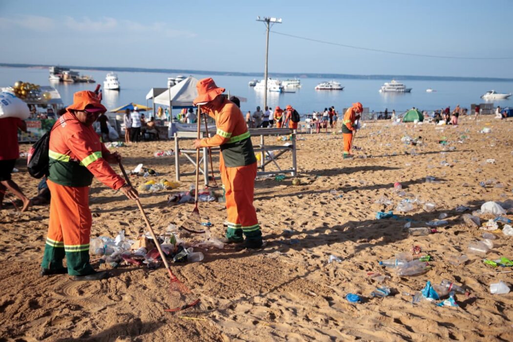 Manaus mobiliza cerca de 900 garis e recolhe 136 toneladas de lixo no pós-Réveillon