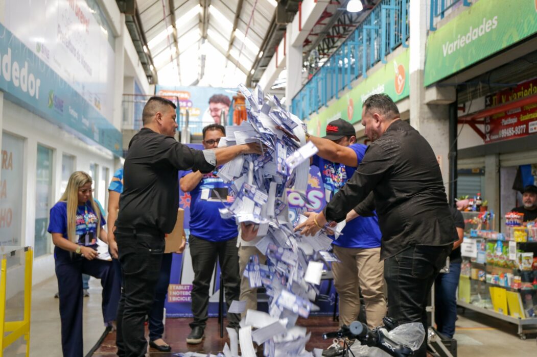 Prefeitura realiza sorteio com carro zero quilômetro e outros prêmios nas galerias populares