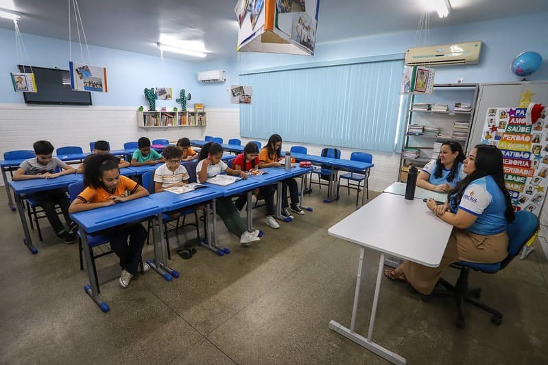 Prefeito David Almeida assegura entrega de 28 escolas antes do início do ano letivo em Manaus