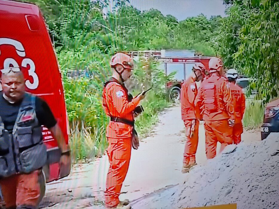 Queda de helicóptero deixa três pessoas mortas no Rio de Janeiro