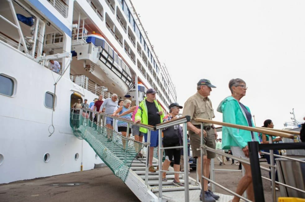 Dados da Amazonastur e do IBGE apontam avanço do fluxo internacional, alta na conectividade aérea e geração de R$ 755 milhões em receita direta para o estado