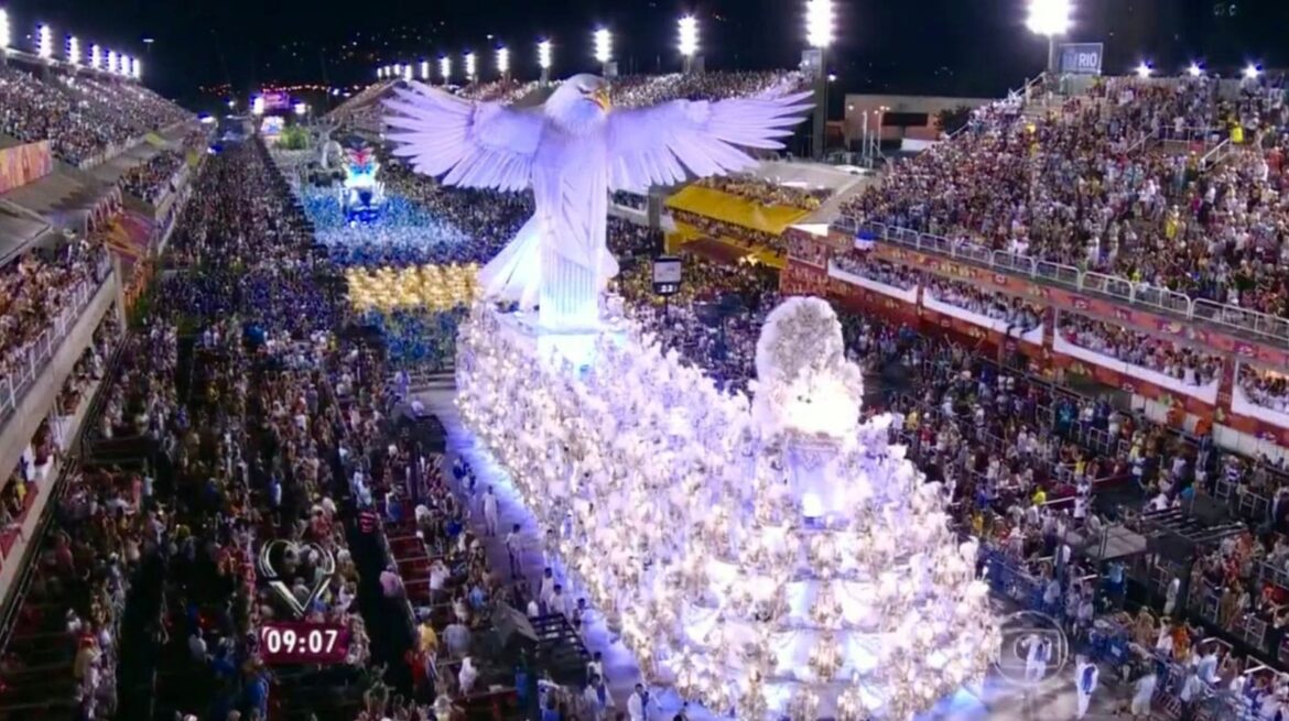 Parintins revolucionou o Carnaval: Rossy Amoedo destaca reconhecimento nacional aos artistas do Boi Caprichoso