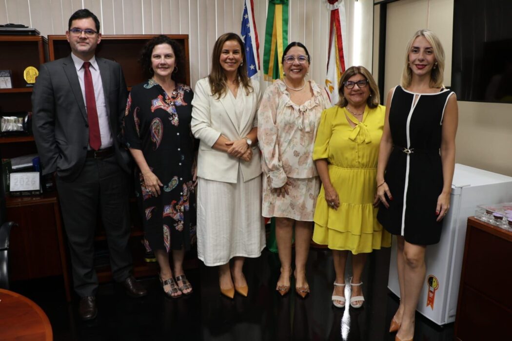 Ministério Público do Amazonas recebe nova superintendente da Polícia Federal