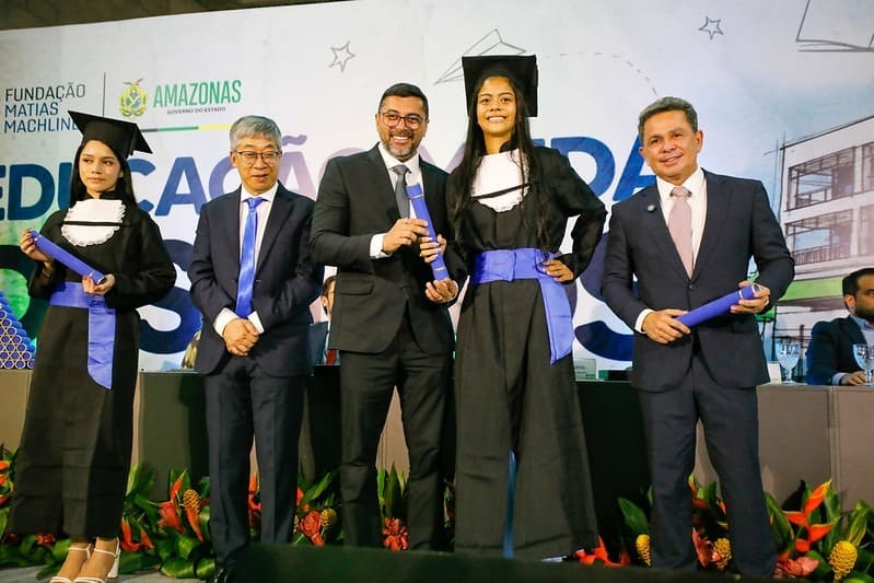 Emoção marca a formatura de mais de 300 alunos da rede pública de ensino médio técnico da Fundação Matias Machline