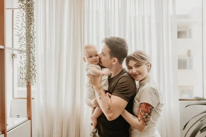 Viúvo de Isabel Veloso publica carta dedicada ao filho do casal após morte da esposa