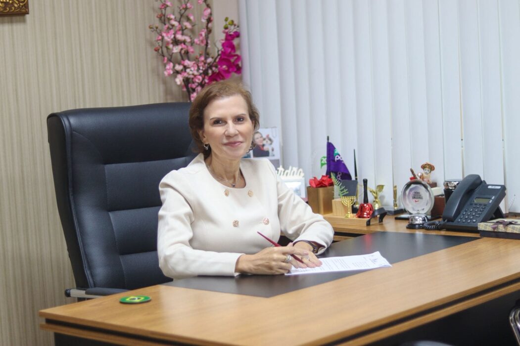 ‘Ser a única mulher em exercício nesta Casa reforça ainda mais minha responsabilidade’, afirma Yomara Lins