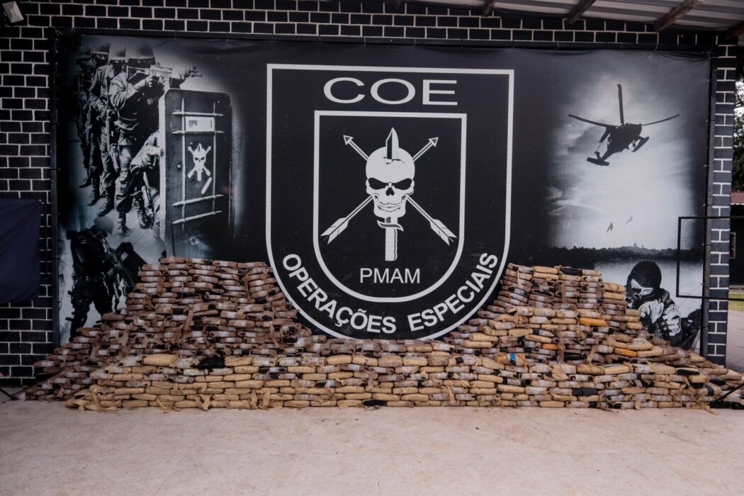 Polícia Militar apreende 1 tonelada de drogas e cinco armas de fogo no Rio Negro