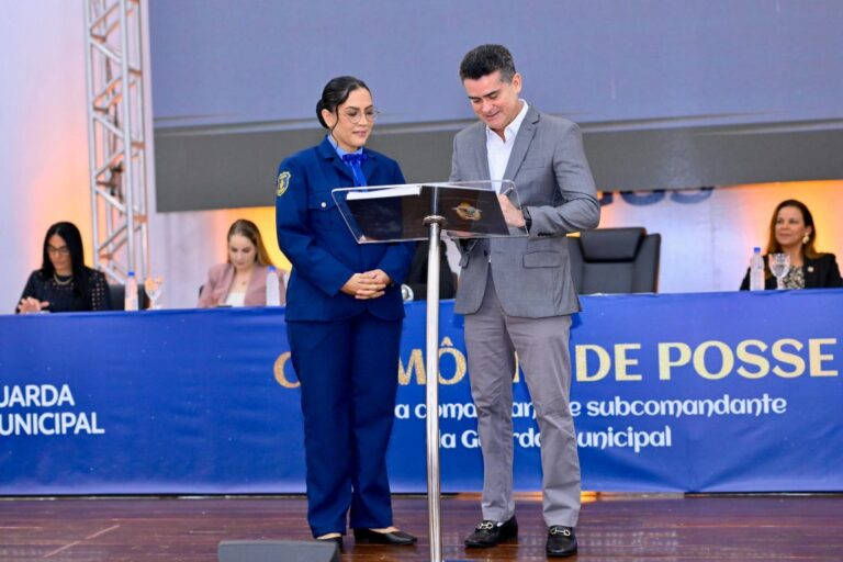 David Almeida empossa primeira mulher comandante da Guarda Municipal e anuncia concurso para 590 novos agentes