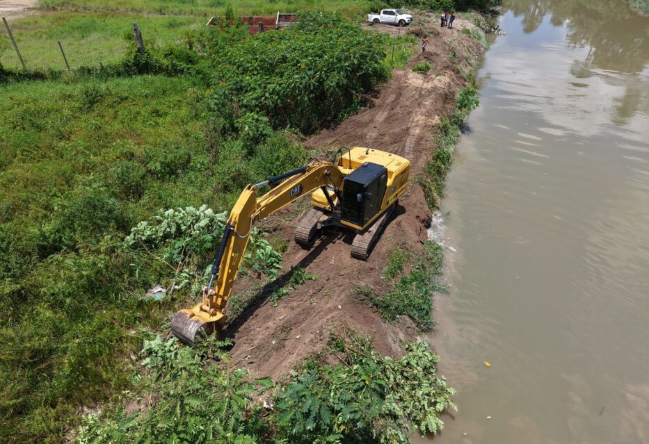 Prefeitura intensifica serviços de desassoreamento na zona Norte