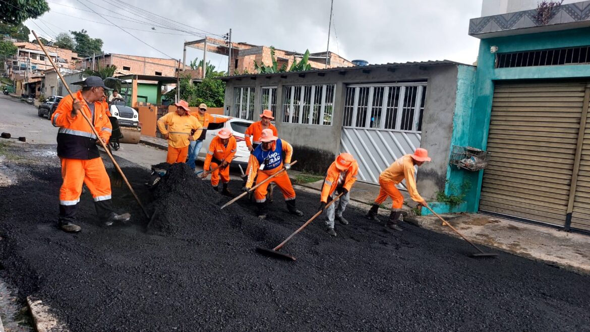 Prefeitura intensifica manutenção asfáltica no bairro Zumbi