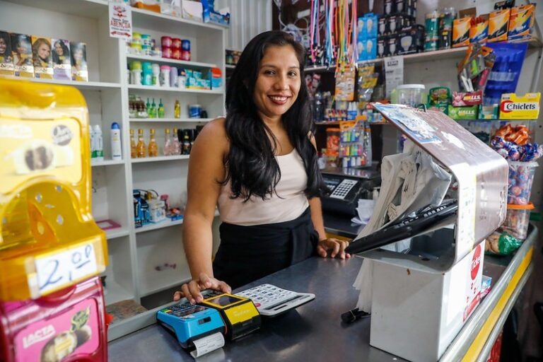 “É importante o olhar do Governo para nós, mulheres”, diz empreendedora beneficiada pelo Crédito Rosa