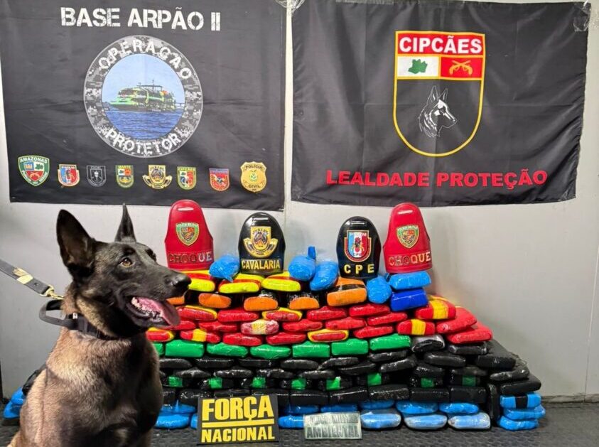 Bases fluviais apreendem 218 quilos de drogas em embarcações no Rio Solimões, durante final de semana