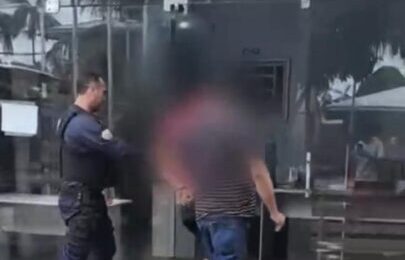 Polícias prendem homem por feminicídio de companheira em Carauari