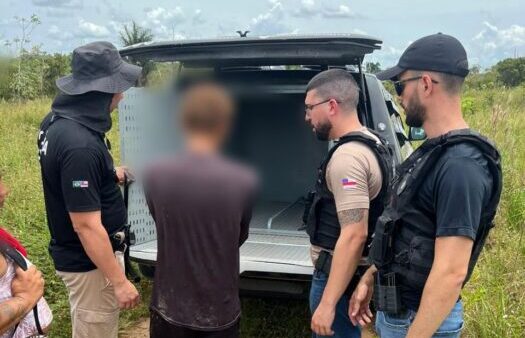 Homem é preso após matar o próprio irmão com diversos golpes de fac@ em Manacapuru