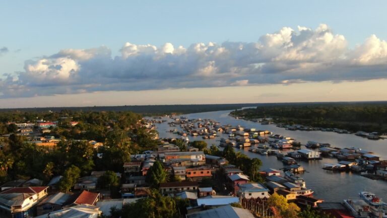 Justiça denuncia professor por estwpro de vulnerável contra alunos em Tapauá