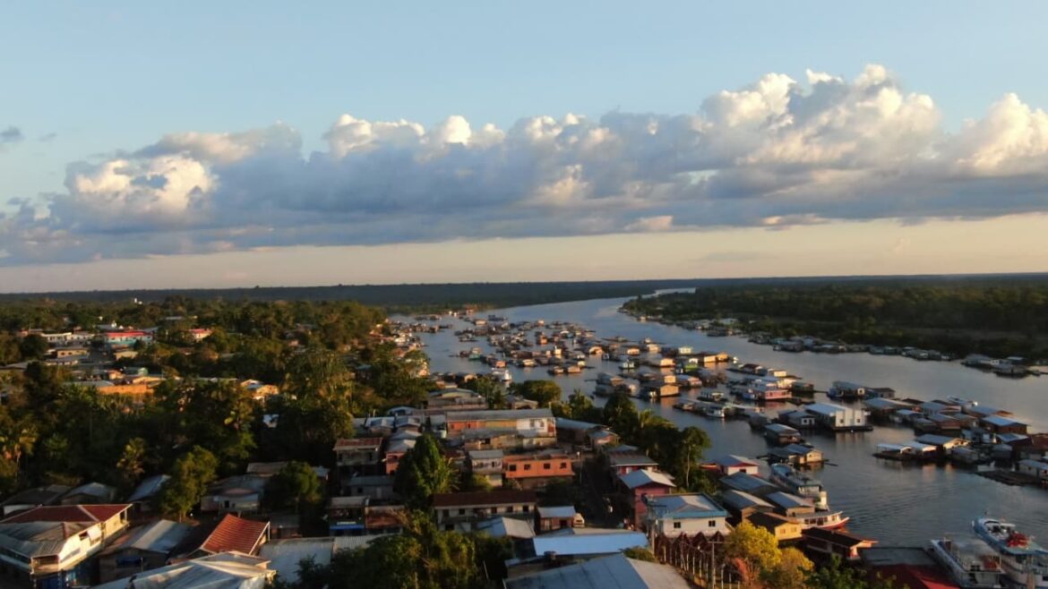 Justiça denuncia professor por estwpro de vulnerável contra alunos em Tapauá