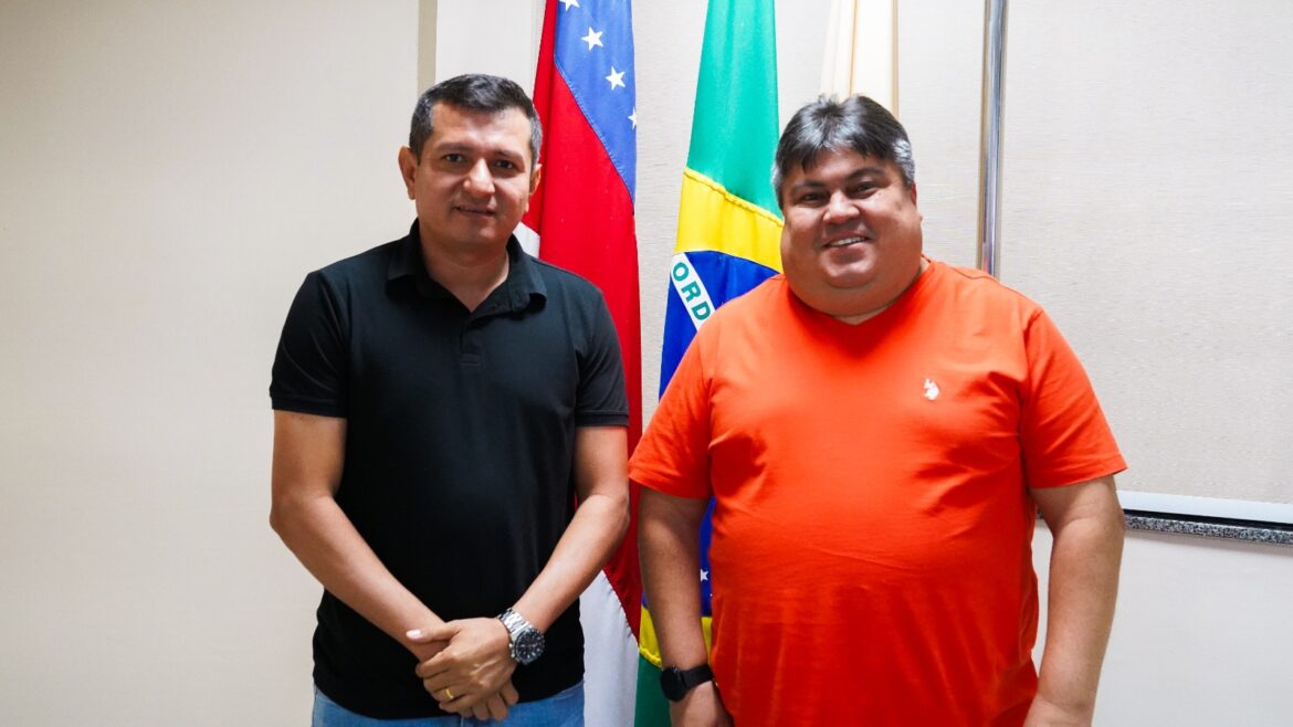 Presidente David Reis recebe vereador de Autazes para fortalecer diálogo institucional entre os municípios