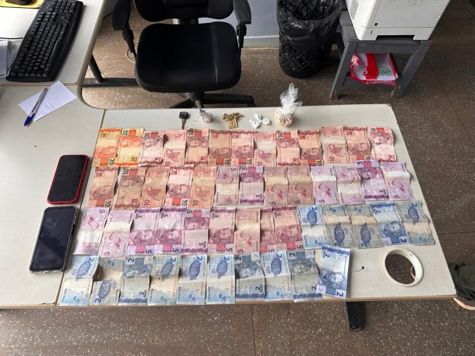 Polícias prendem homem por ameaça contra a ex-companheira e tráfico de drogas