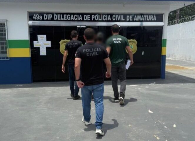 Homem é preso por agredir a companheira fisicamente na frente dos filhos, em Amaturá