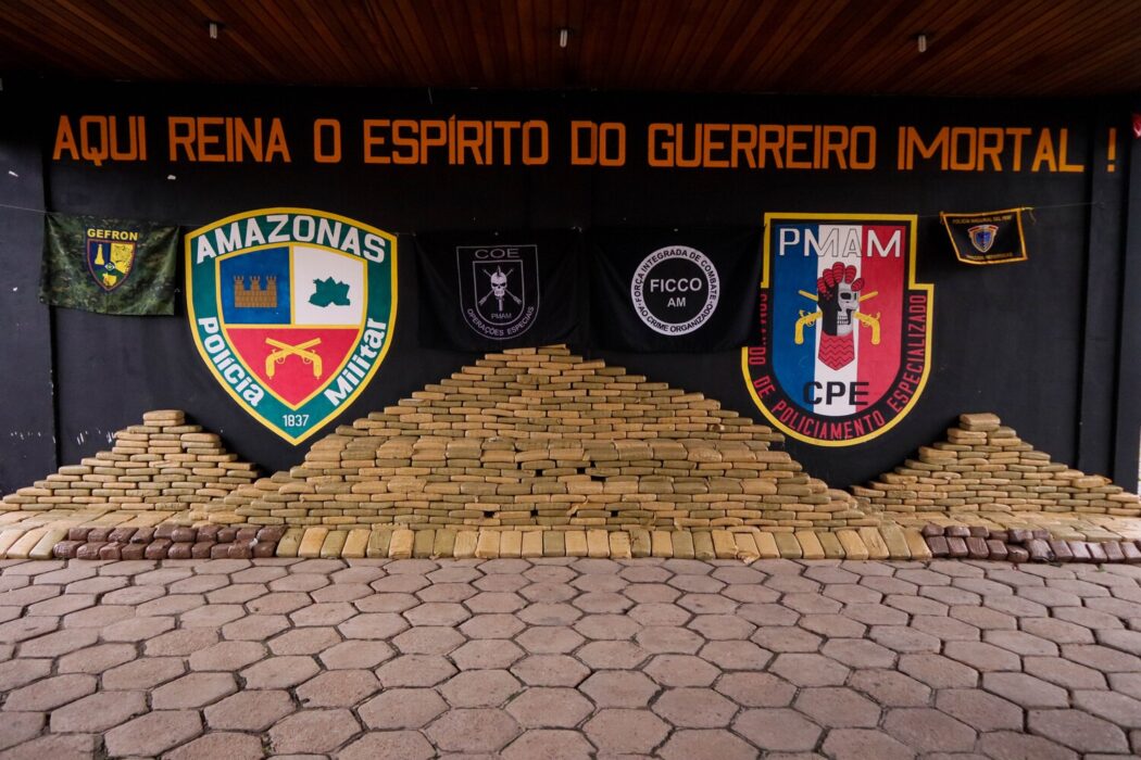 Operação integrada prende três homens e apreende cerca de 800 quilos de entorpecente, em Iranduba