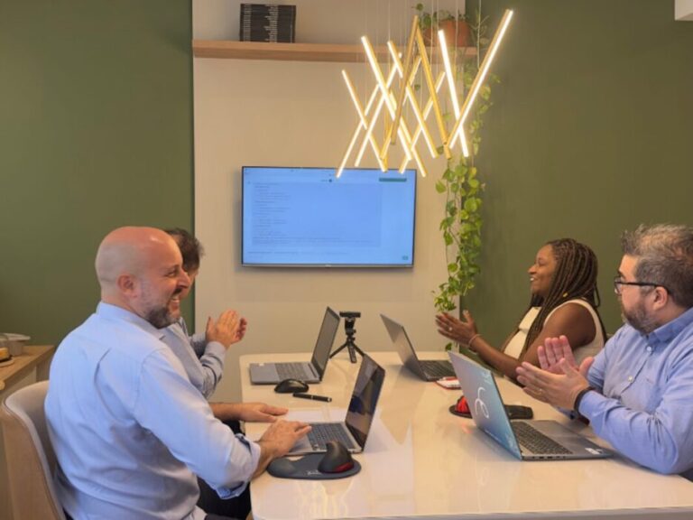 Era da IA eleva demanda por soft skills sociais e emocionais