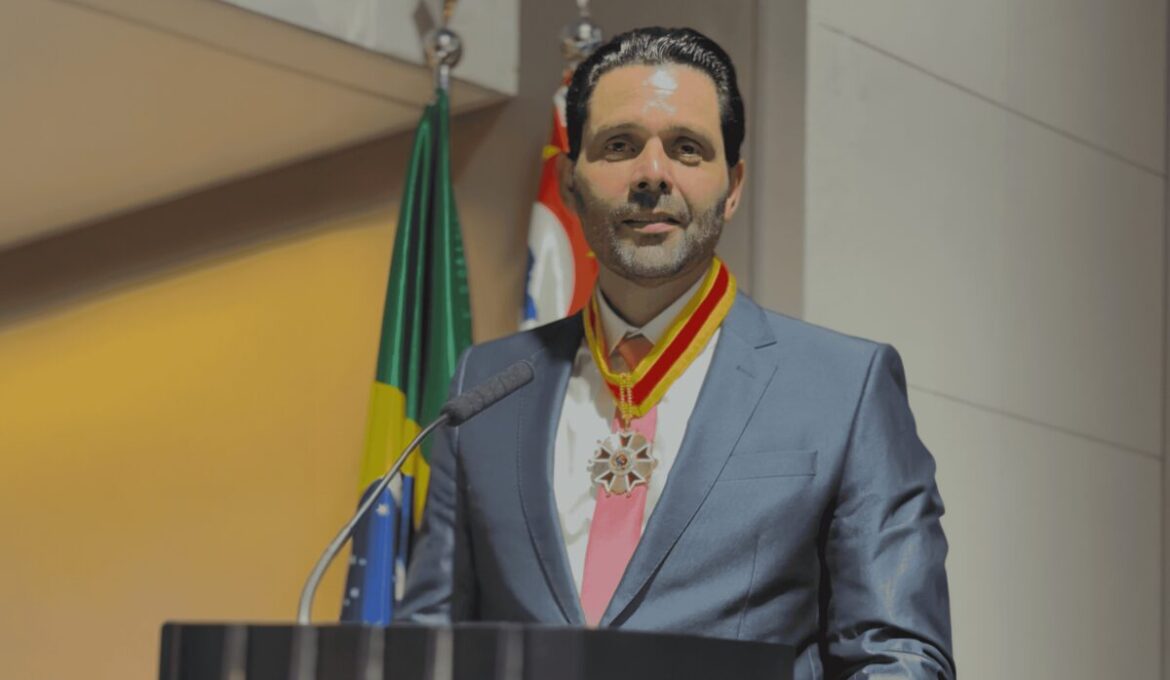 Empresário do setor automotivo é condecorado