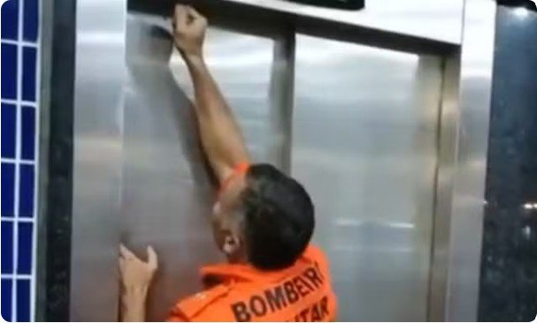 Vídeo: adolescentes ficam mais de duas horas presos em elevador de passarela em Manaus