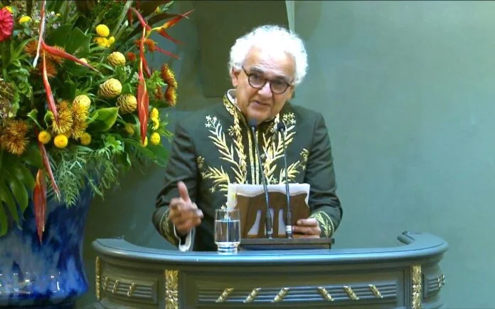 Escritor Milton Hatoum toma posse na Academia Brasileira de Letras