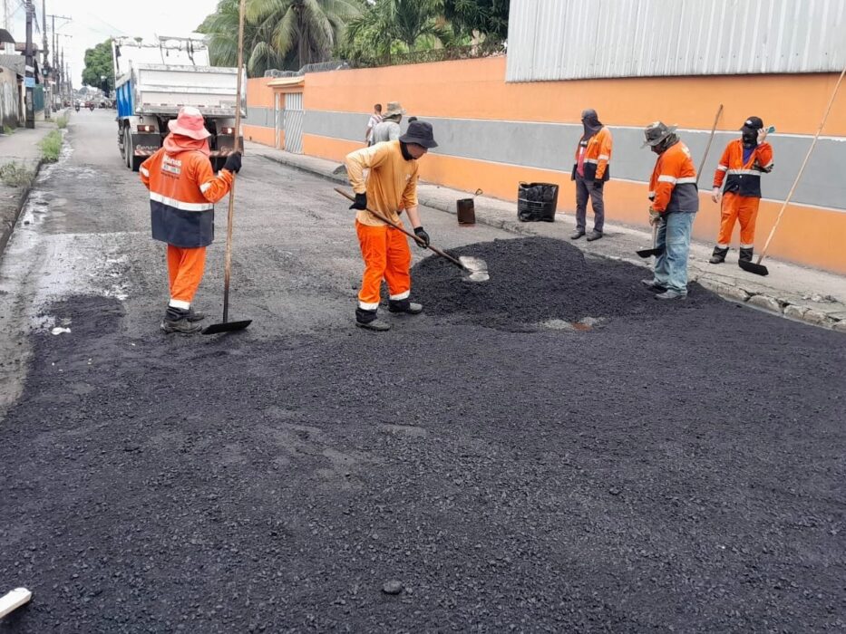 Recuperação asfáltica no bairro Colônia Santo Antônio