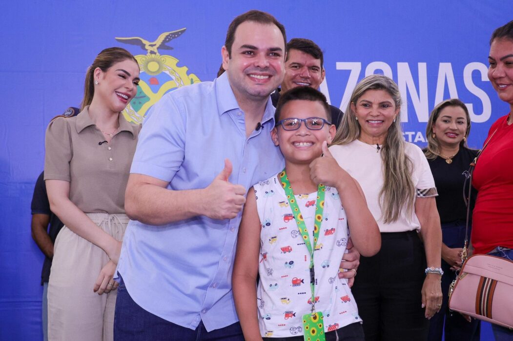 Governador interino Roberto Cidade acompanha entrega de 1,2 mil óculos e avança com mutirão oftalmológico no Amazonas