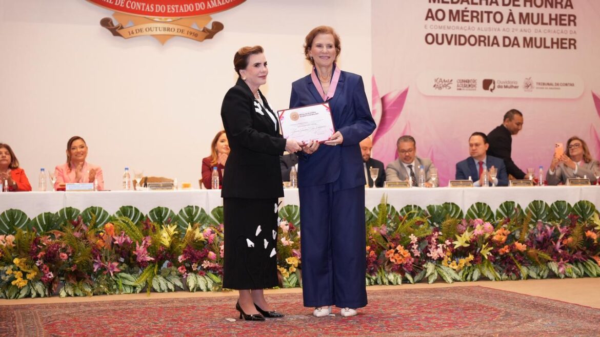 Yomara Lins é homenageada pelo TCE-AM por atuação em defesa das mulheres