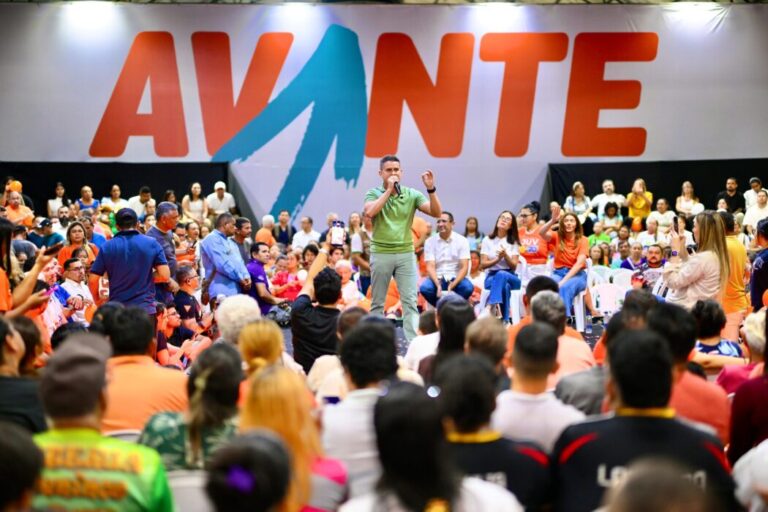 David Almeida reúne mil lideranças, reforça base e acelera expansão política no Amazonas