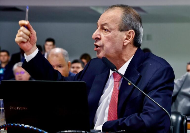 Omar Aziz apela ao Conselho Nacional de Justiça para que faça correição em Vara que suspendeu licitação da BR-319