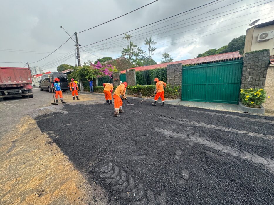 Bairro Aleixo é contemplado com serviços de manutenção asfáltica 