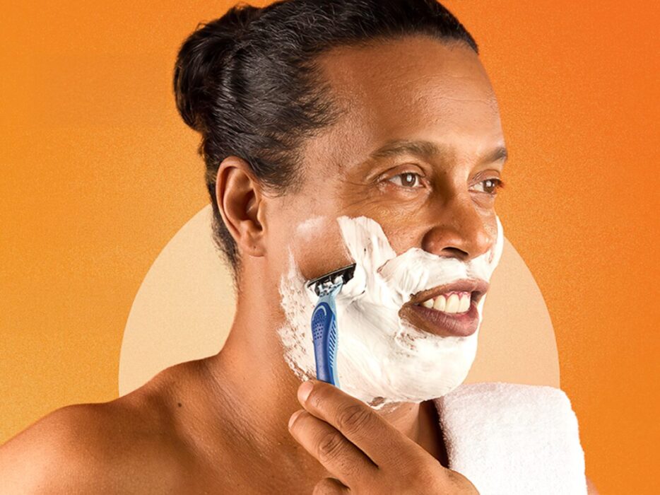 BIC lança campanha com Ronaldinho Gaúcho no Brasil