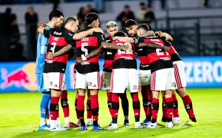 Rádio Nacional transmite confronto decisivo entre Vitória e Flamengo