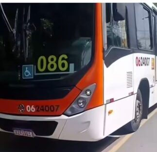 Passageiro é ass@ssinado com tiro na cabeça dentro de ônibus em Manaus