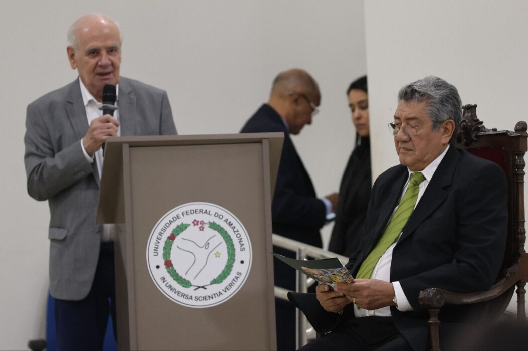 Vice-governador Serafim Corrêa participa de solenidade de concessão do título de Professor Emérito a Oldeney Sá Valente