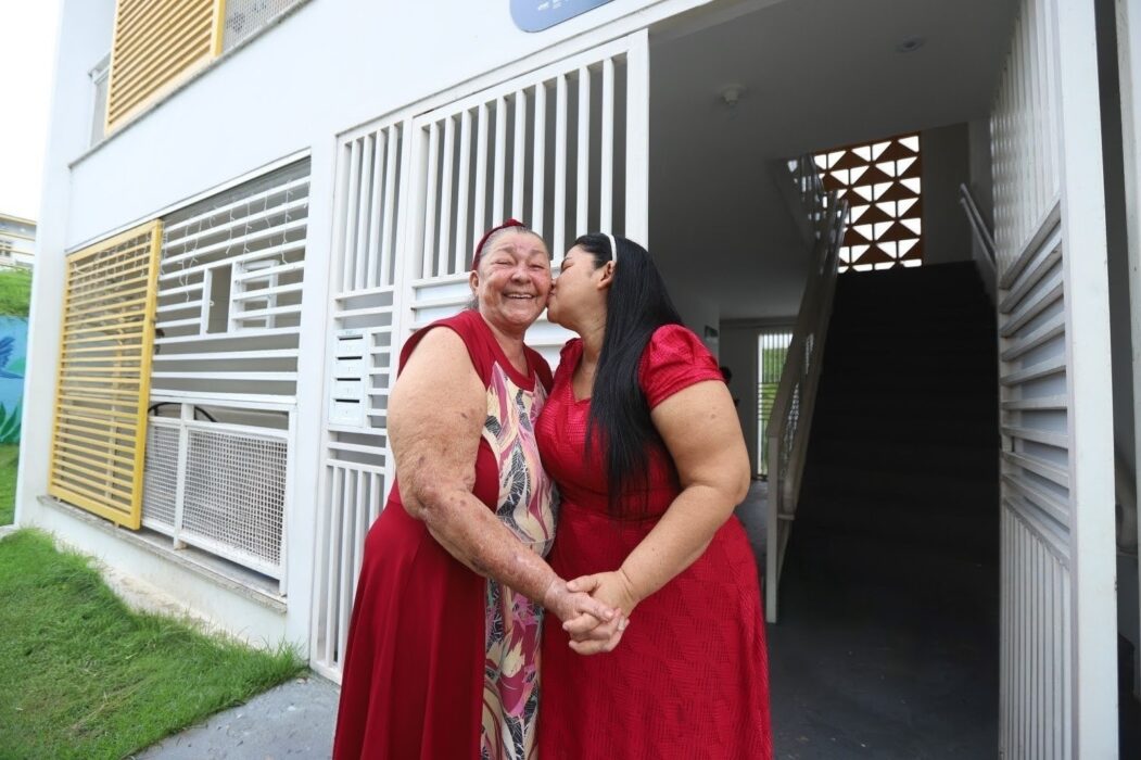 Dia das Mães: ‘Meu maior sonho era dar um lar digno aos meus filhos’, diz ex-moradora da Sharp ao celebrar data no Residencial Maués
