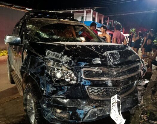 Homem é preso após furtar caminhonete, provocar acidente e destruir muro em Novo Airão