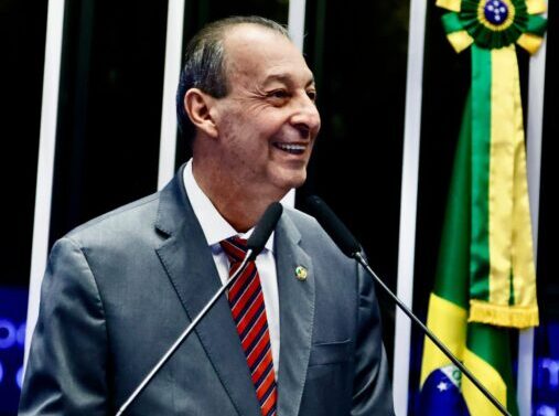 Em firme pronunciamento no Senado, Omar Aziz defende piso salarial para trabalhadores da educação