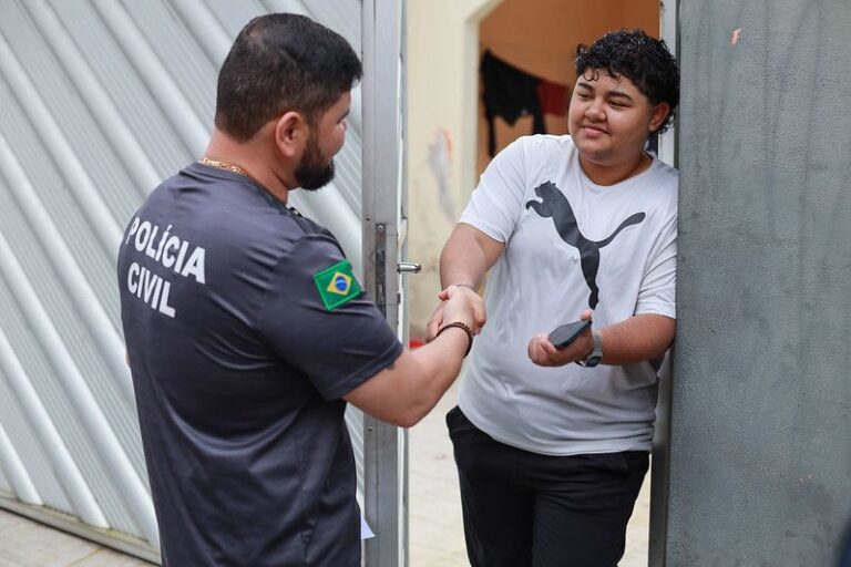 RecuperaFone: Polícia Civil faz restituição de celulares em domicílio