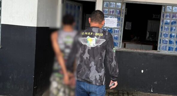 Polícia prende suspeito de matar vizinho a fac@das após discussão em Tefé