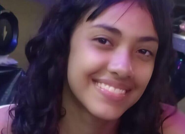 Polícia divulga imagem de adolescente desaparecida no bairro Lago Azul