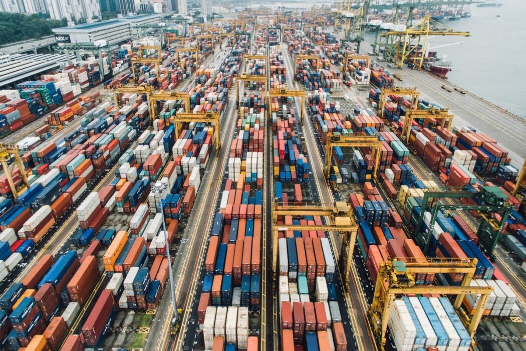 Rotas internacionais ajustam-se às mudanças no comércio global
