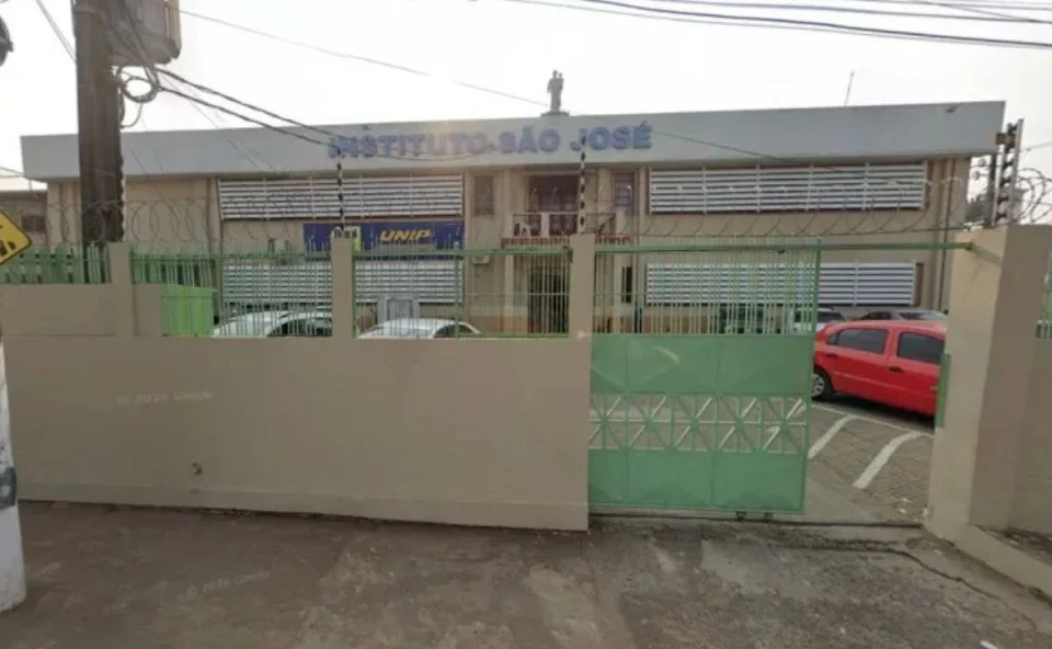 Adolescente invade escola e mata duas funcionárias a tiros no Acre