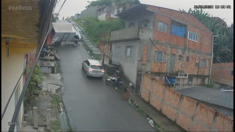Vídeo: homem escapa de ser esmagado ao pular de caminhão desgovernado em Manaus
